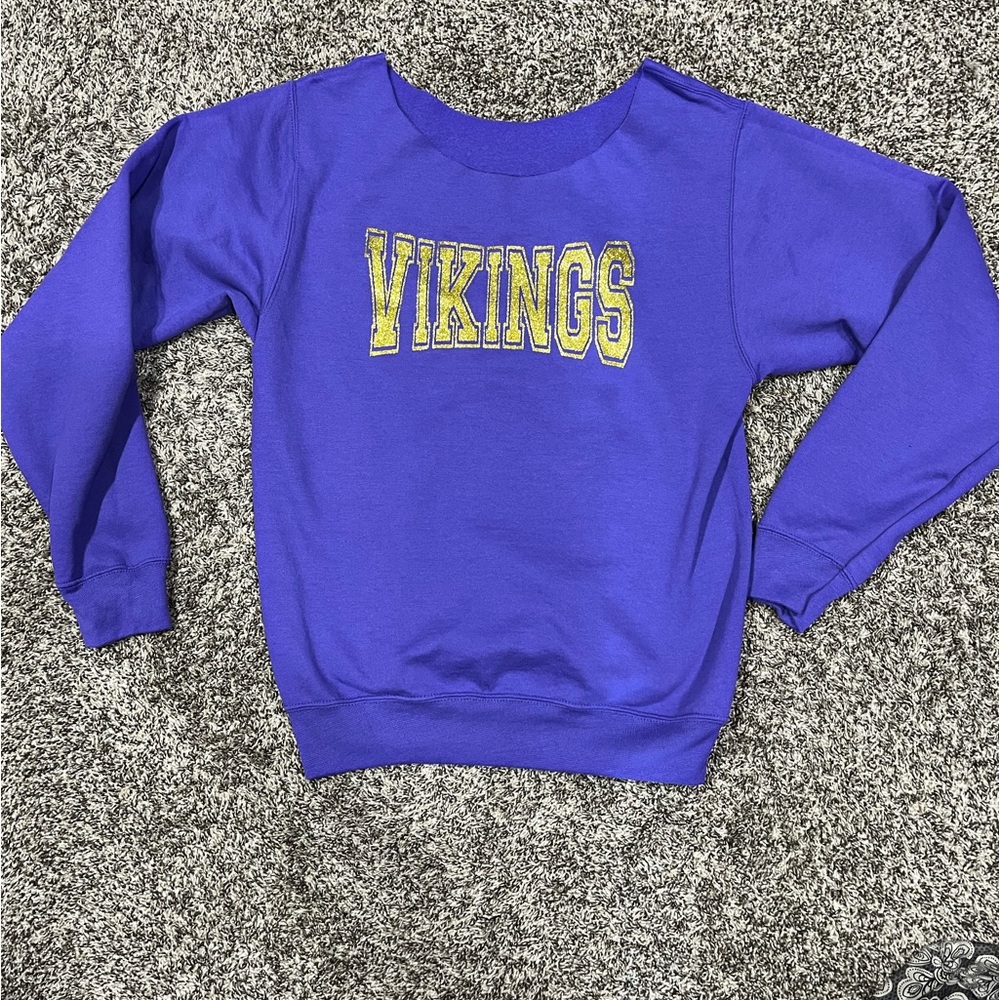 Off the shoulder raw edge Vikings Sweatshirt